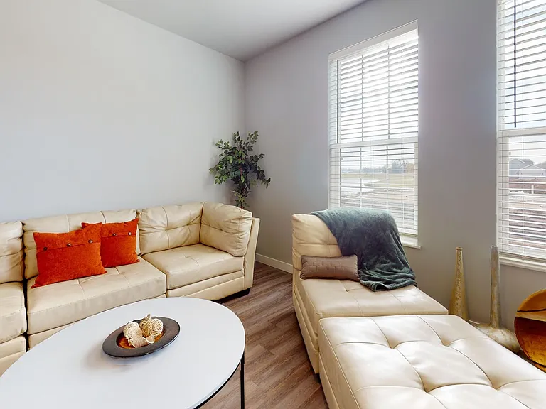 624 Autumn Wood Pkwy — Photo 28
