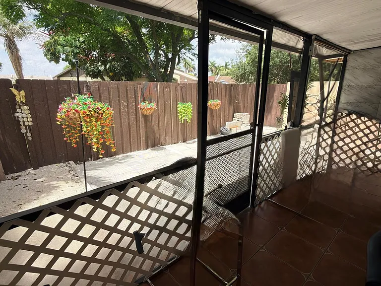 5302 SW 138th Pl — Photo 19