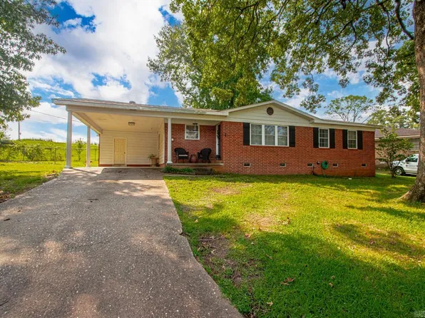 523 Woodland Dr, Benton, AR 72019