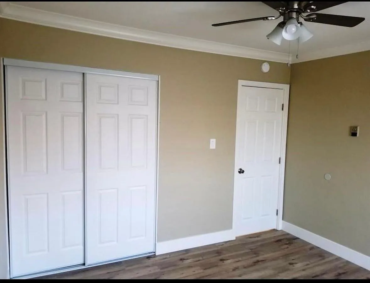 2 bed, 850 sqft, $2,300 — Photo 3