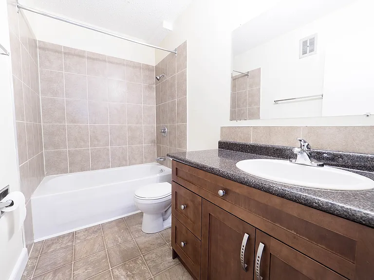 10712 University Ave NW — Photo 7