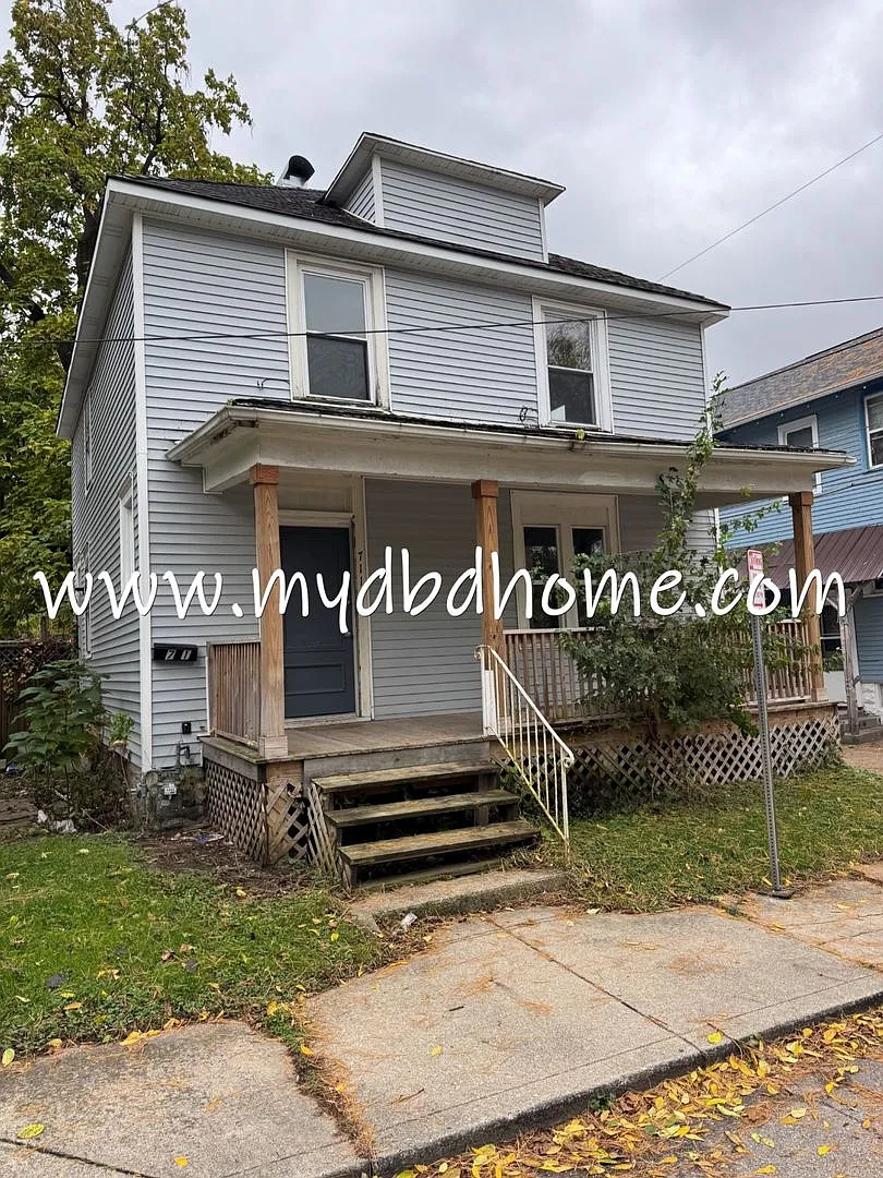711 Guildford Ave — Photo 1