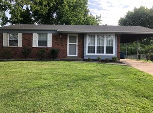 3204 Denton Ln, Saint Charles, MO 63301