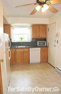 Eat-In Kitchen