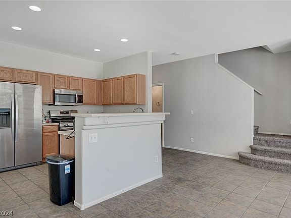 5th image of 6351 Lorne Green Ave Unit 102