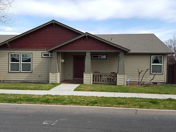 2nd image of 716 NE Fieldstone Ct