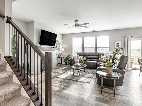 2nd image of 8822 Lester Pl