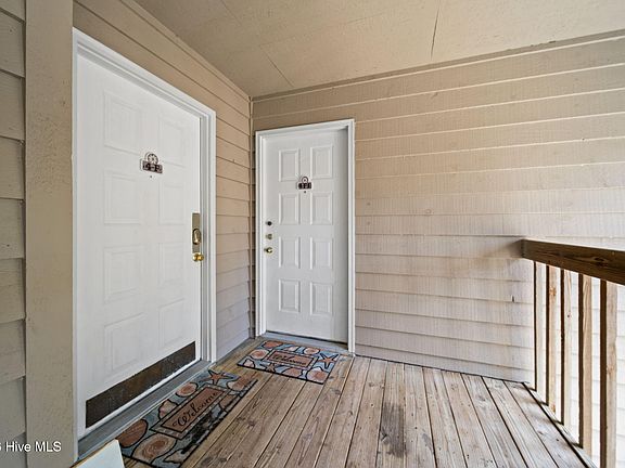 2nd image of 804 Colony Place SW # F