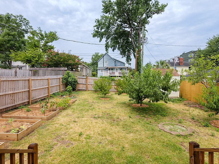 206 Oliver St — Photo 2