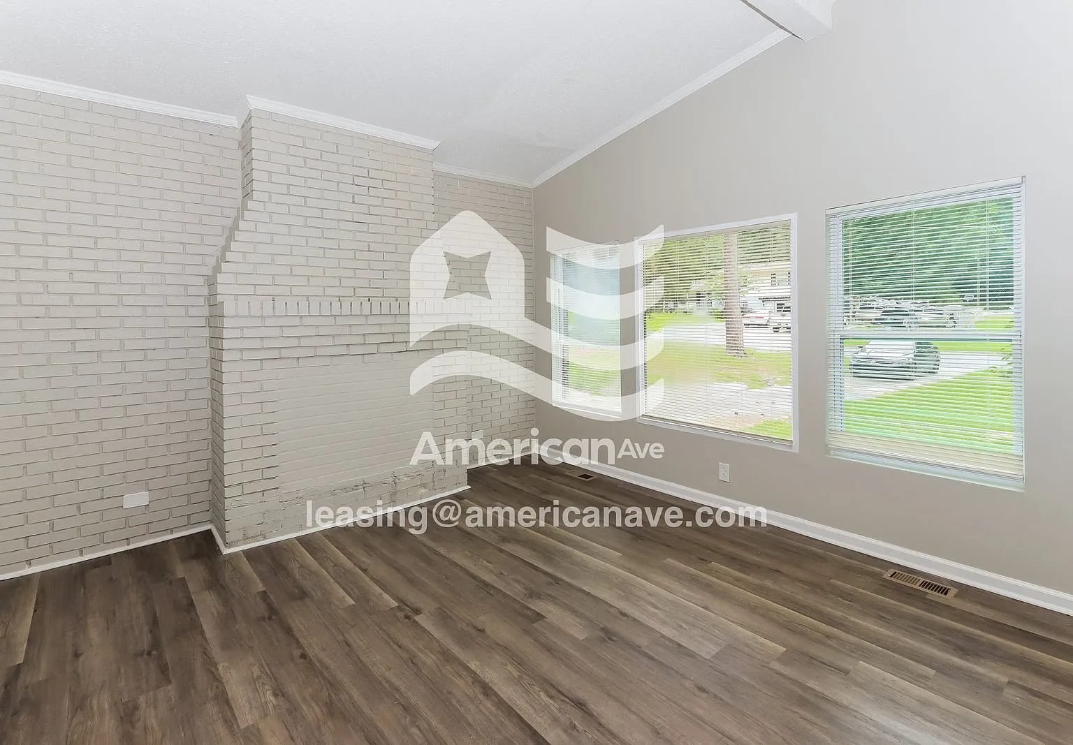 4 bed, 2.0 bath, 1700 sqft, $1,727 — Photo 2