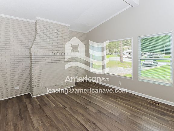 1434229_002_living_room_12928261.jpg