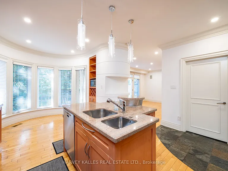 495 Deloraine Ave — Photo 15