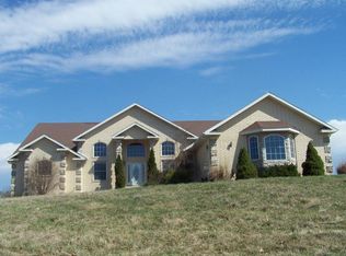 2203 Briarwood Dr, Mansfield, MO 65704