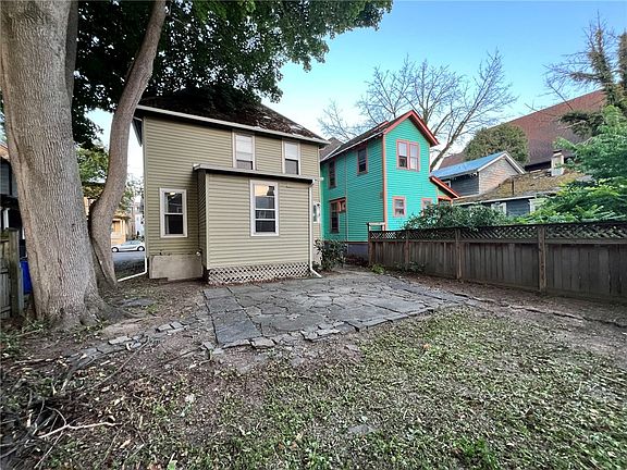 5th image of 320 N Geneva St
