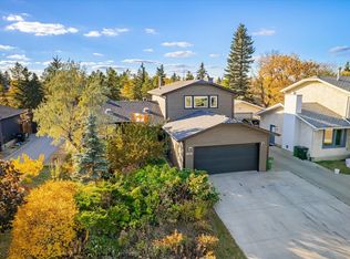 3018 110a St NW, Edmonton, AB T6J 3G1