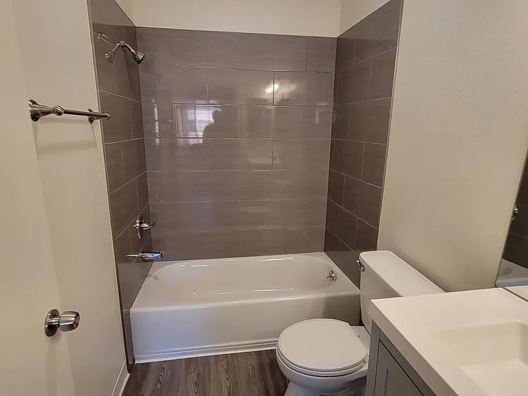 Bedroom #1's Bathroom