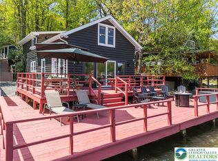 36 S Lake Dr, Lake Harmony, PA 18624