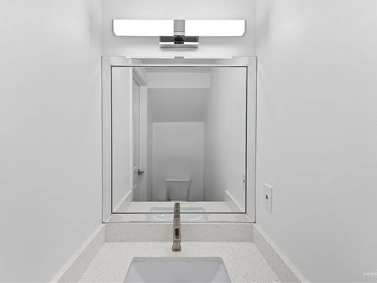 1220 E Camellia Ave — Photo 18