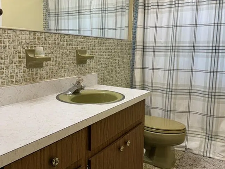 129 Alhambra Pl — Photo 21