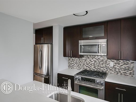 4th image of 25-54 12th St #5A