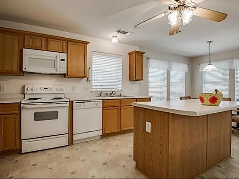 10205 Benwick Dr — Photo 9