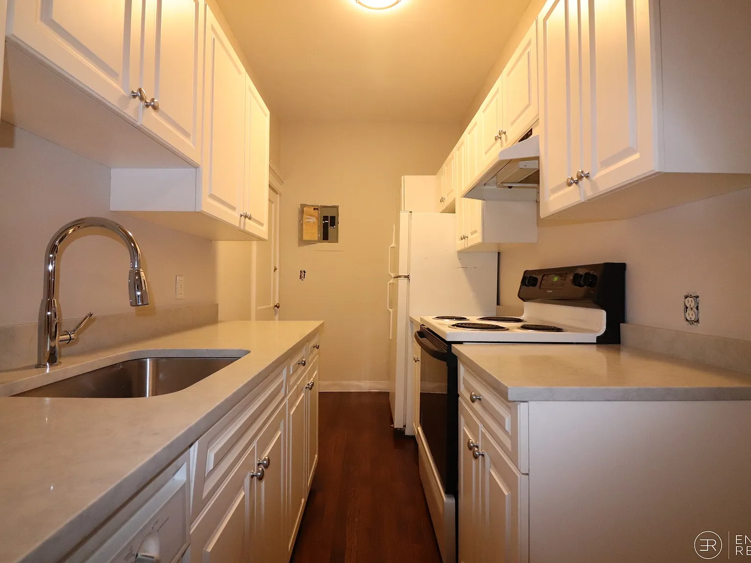 3 bed, 1500 sqft, $4,500 — Photo 1