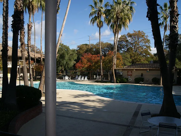 350 N Civic Dr #409 — Photo 14