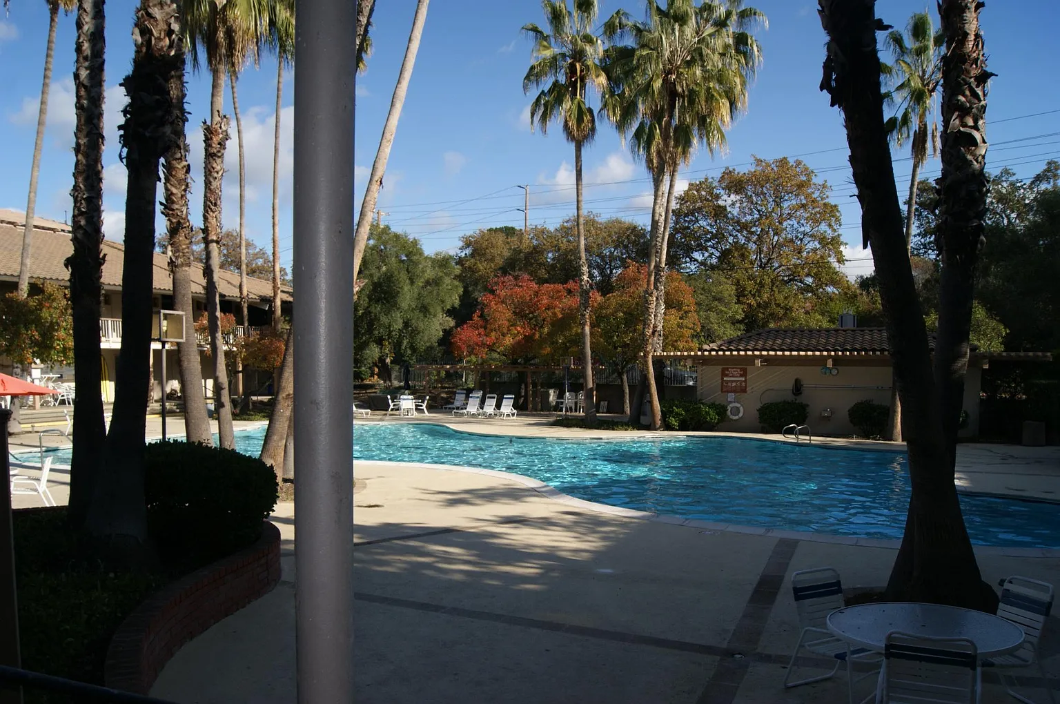 490 N Civic Dr APT 324 photo 1