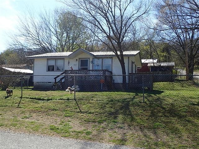 1st image of 898 Hart Circle Dr
