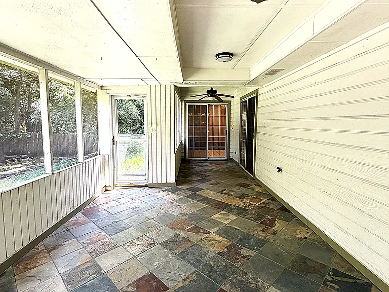 405 Gina Dr — Photo 31
