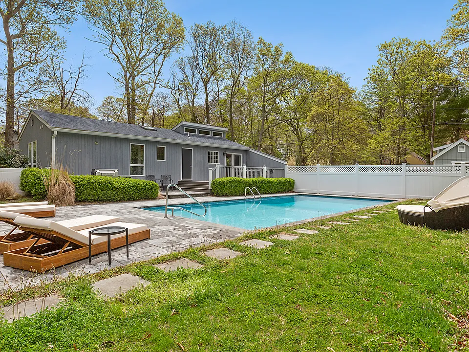 60 Cedar Dr