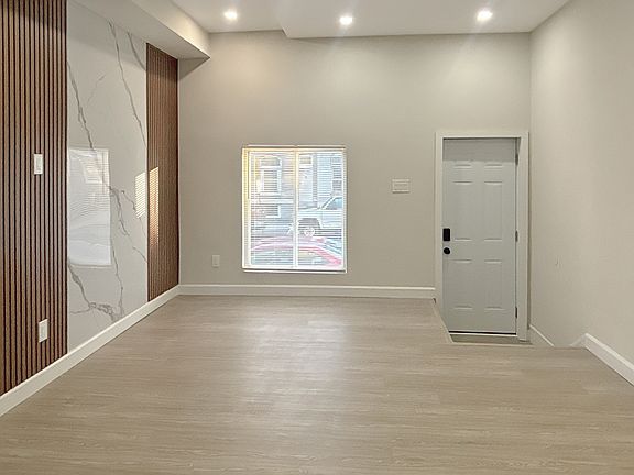4th image of 2636 E Monument St