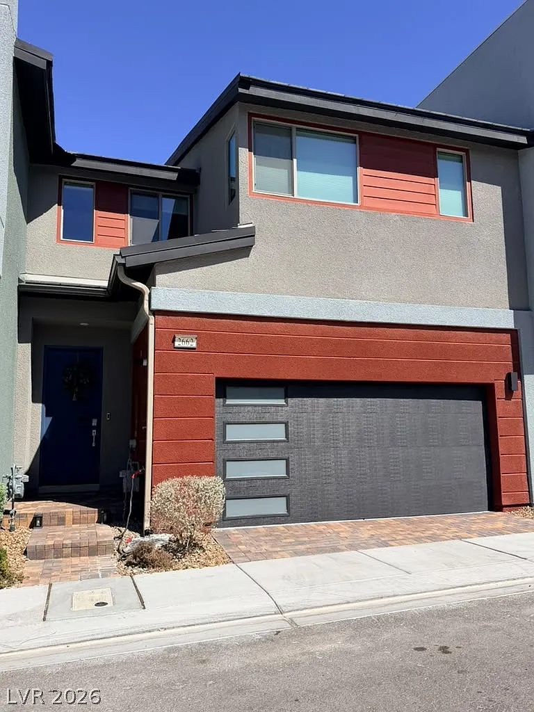 3 bed, 2.5 bath, 1641 sqft, $2,199 — Photo 1