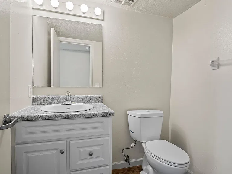 Westport Crossing Apartments — Photo 88