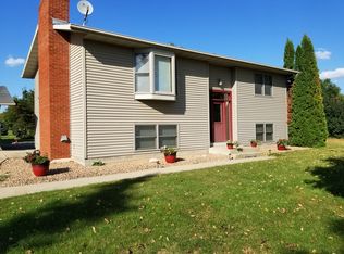 21052 600th St, Dodge Center, MN 55927