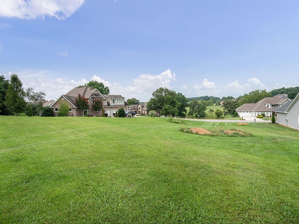 1st image of 165 Forest Ln N