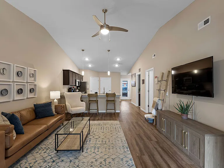 Redwood Delta Township Willow Highway — Photo 14