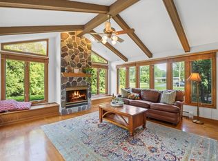 W163N8076 Hiawatha Ct, Menomonee Falls, WI 53051