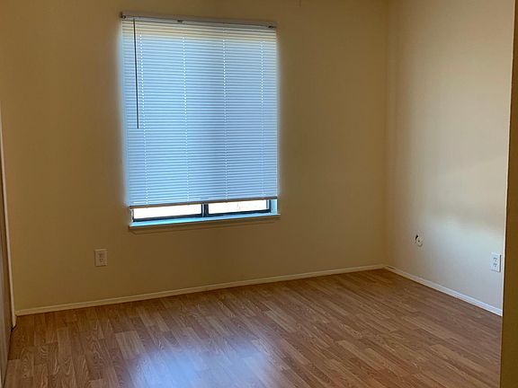 5th image of 15137 Seagull Dr #13