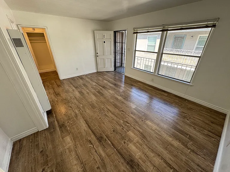 5279 E The Toledo #7 — Photo 3