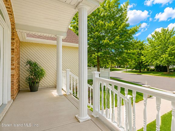 4th image of 274 Retford Ave