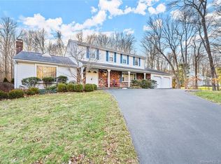 9 Old Fire Rd, Trumbull, CT 06611