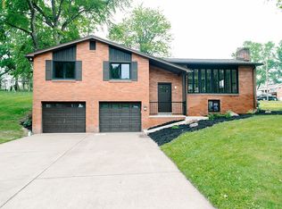 106 Greenwood Dr, Bridgeville, PA 15017