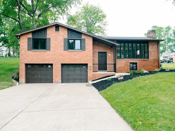 106 Greenwood Dr, Bridgeville, PA 15017