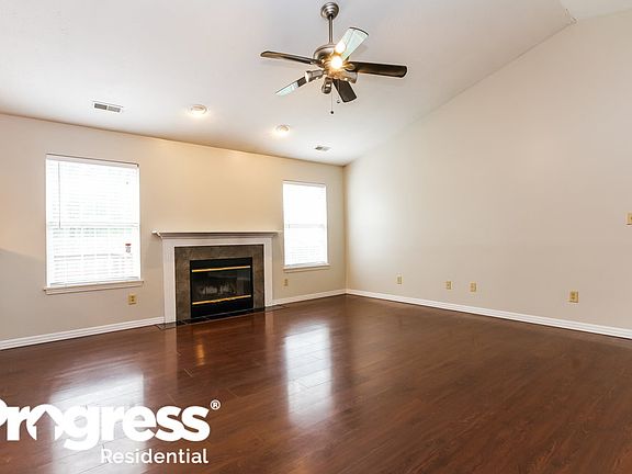 3rd image of 818 Washington Cove Way
