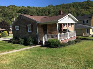 821 Spring St, Summerhill, PA 15958