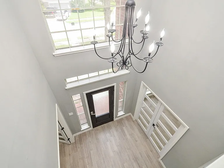 9211 Abbey Chase Ln — Photo 5