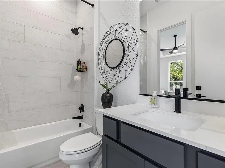 101 Onion Creek Ln — Photo 29