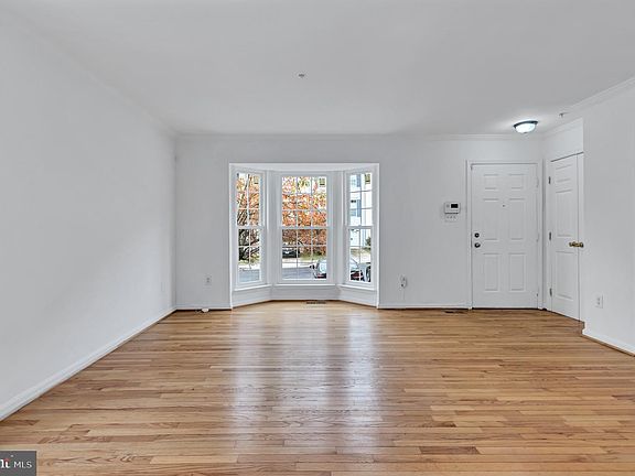 4th image of 812 Vauxhall Rd