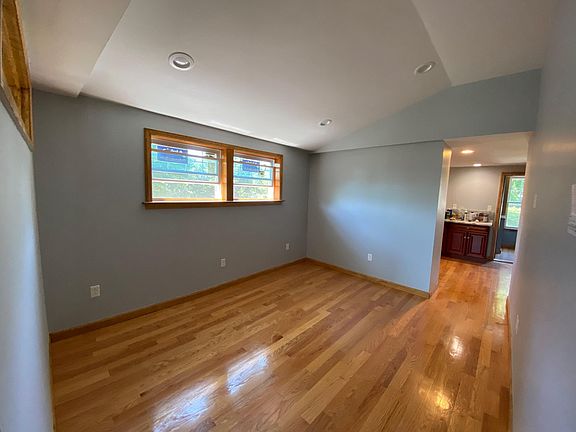 3rd image of 189 Washington St #3